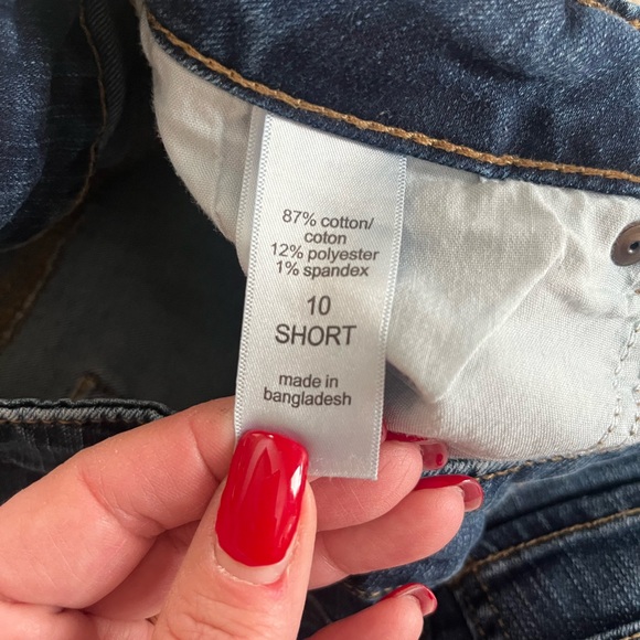 Maurices Darker Wash Distressed Curvy High Rise Jeans Straight Leg Size 10 - Picture 10 of 13